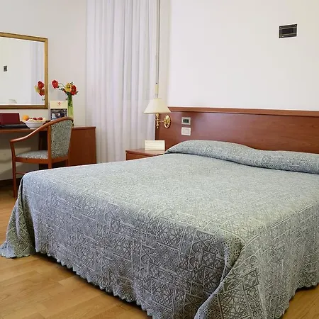 Monaco ホテル 3*