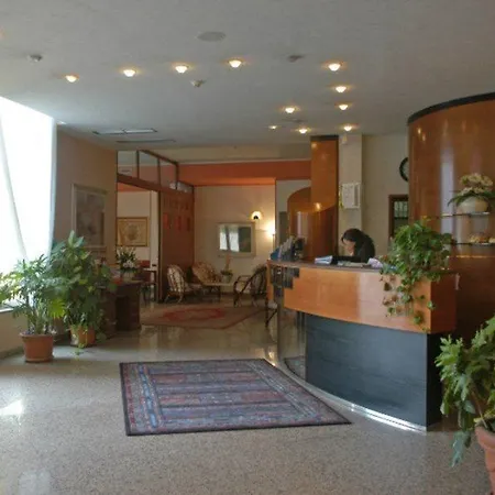 ホテル Monaco 3*