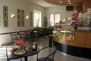 Monaco ホテル 3*